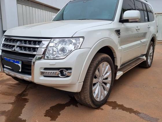 MITSUBISHI PAJERO 3.2 HPE 4X4 7 LUGARES 16V TURBO INTERCOOLER DIESEL 4P AUTOMÁTICO